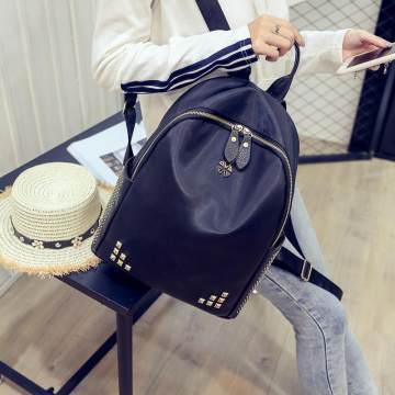 韩版女时尚简约铆钉双肩包 2016新款学院风潮品解析